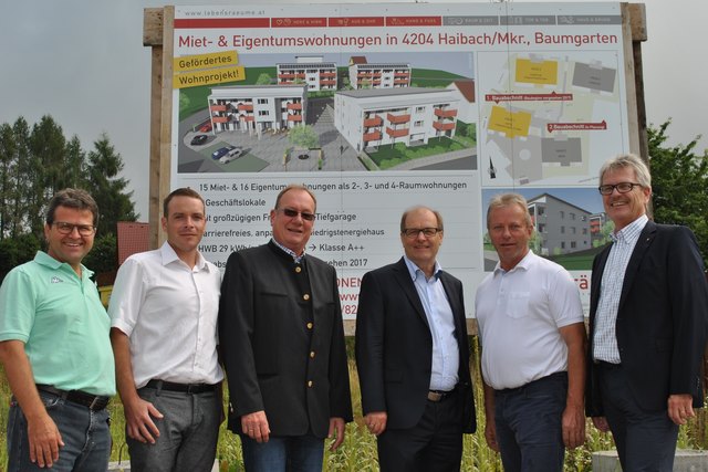 v.l.n.r.: Vzbgm. Rudi Simader, Gerald Pichler SPÖ Obmann, Heinz Huber AL.Stv., Robert Valenti Obmann Stv. Lebensräume, Bgm. Josef Reingruber und Manfred Kapl Lebensräume. | Foto: Gemeinde Haibach