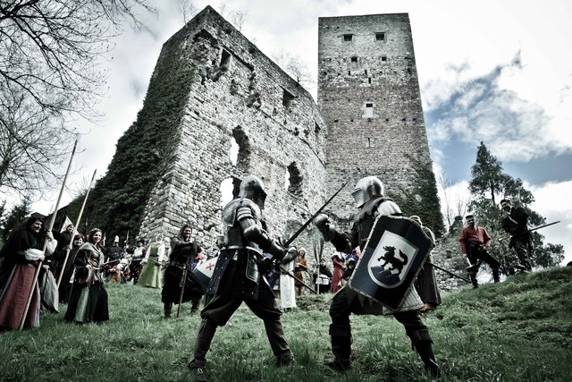 Beim Mittelalterlichen Spectaculum zu Kropfsberg wird es so manch einen Kampf zu sehen geben.