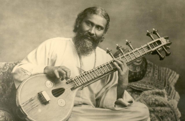 Hazrat Inayat Khan, der Gründer des Internationalen Sufiordens (heute Inayati-Orden): Alle Religionen sind Eins, und die Menschheit eine Familie