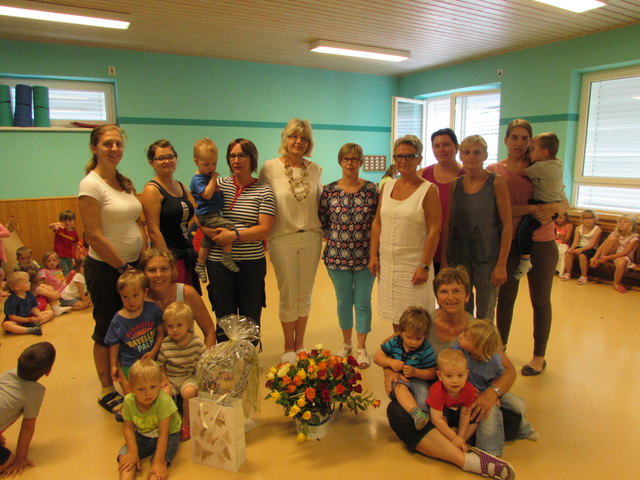 Die Leiterin der Kinderkrippe wurde mit einer kleinen Feier verabschiedet.