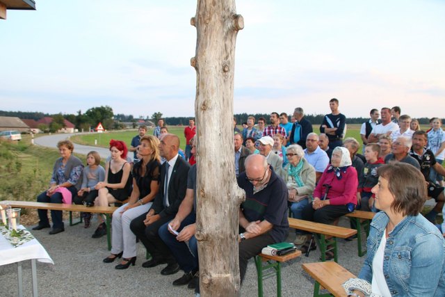 Das ganze Dorf Walterschlag war auf den Beinen, um bei der Segnung des neuen Bildstockes einen gebührenden Rahmen zu schaffen