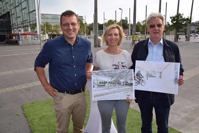 Umgestaltung jetzt. Bezirksparteiobfrau Schwarz fordert eine wirkungsvolle Umgestaltung. Für Bezirksrat Paul Hefelle bleibt das Alkoholverbot auf der Tagesordnung! (re. im Bild Hubert Pichler)