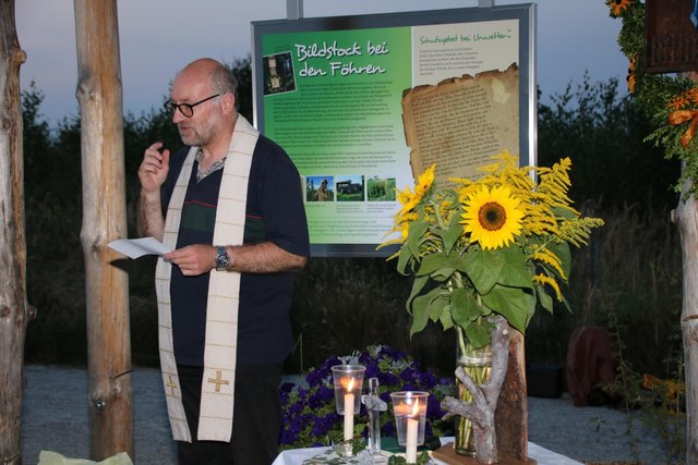 "Anderswo läßt man Marterl verfallen, ihr in Walterschlag baut neue", lobte Pater Daniel die Walterschläger