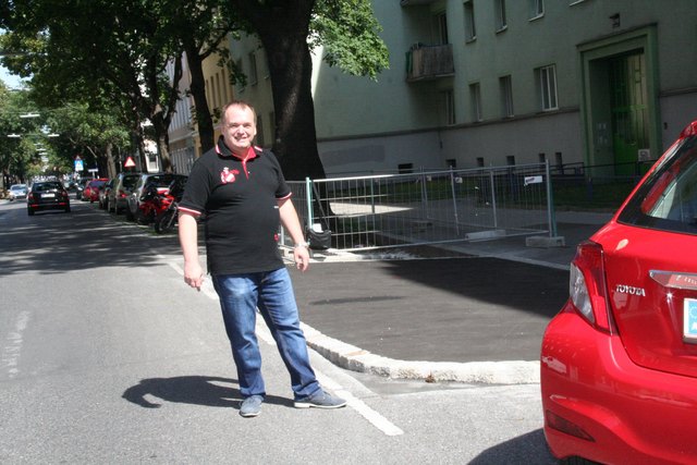 "Fußgänger kommen nun gefahrlos über die Lorystraße", so Krenek.