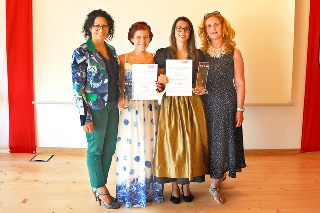 Silvia Abendstein, Sarah Wograndl (2. Platz), Barbara Pfister (1. Platz) und Innungsmeisterin Brigitte Huditz (v. li.) | Foto: Bundesinnung