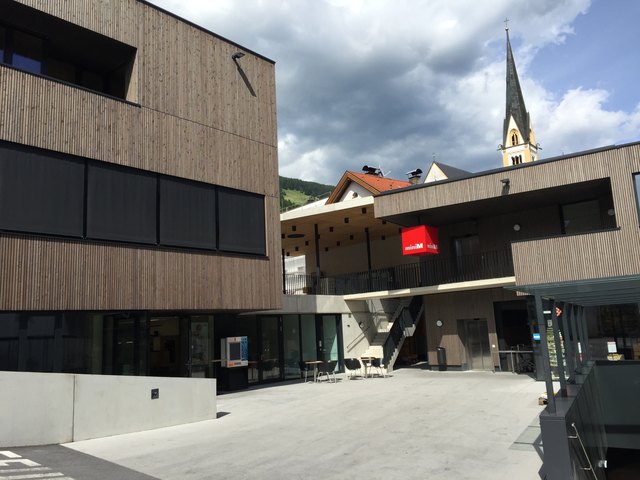 Das neue Gemeindezentrum in Fließ wurde für den Preis des Landes Tirol nominiert.