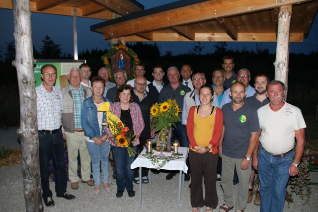 Einige Helfer und Ehrengäste: 
Franz Klenn, Walter Liebenauer, Karl Poppinger, Herta Liebenauer, Obmann des VV Josef Bauer, Josef Scheidl, Monika Gretz, P. Daniel Gärtner, Kammerobmann Dietmar Hipp, Bezirksjugendobmann Christopher Edelmaier, Bürgermeister Johann Hölzl, Vizebürgermeister Josef Schaden, Ehrenobmann des VV Leopold Hölzl, Dipl. Ing. Verena Gretz, FF-Kdt. Anton Hipp, GR Alexander Scheidl, Walter Gretz, Ortsparteiobmann Harald Zauner, Obmann des Dorfhausvereins Harald Gretz und Franz Danzinger