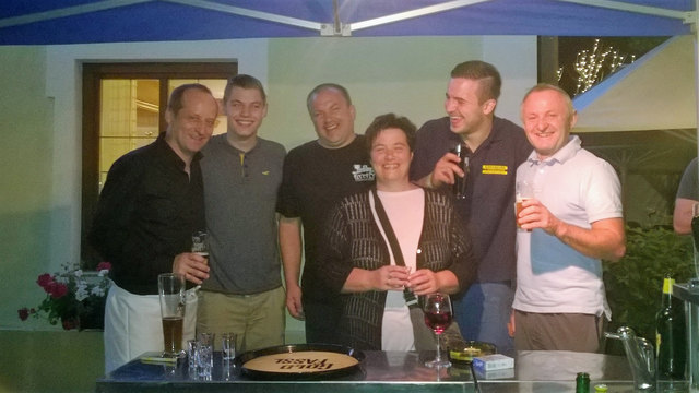 Bernhard Grillnberger (Wirt am Wachtberg), Markus Braml (Sohn vom Wirt Braml in Vestenthal), Jürgen Hönigl (Gastwirt in Behamberg), Heidi Gmainer, Sebastian Mayr und Bürgermeister Karl Stegh (v. l.)