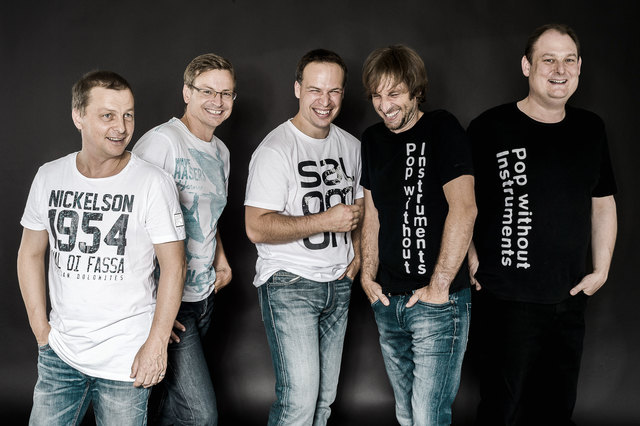 Das Vokalensemble 5VOR5 macht "Pop without instruments".