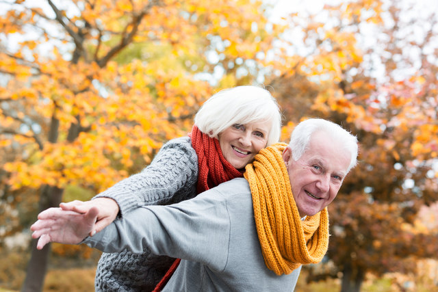 Die Herbstsonne nutzen viele zum letzten Energietanken. | Foto: drubig-photo/Fotolia.com