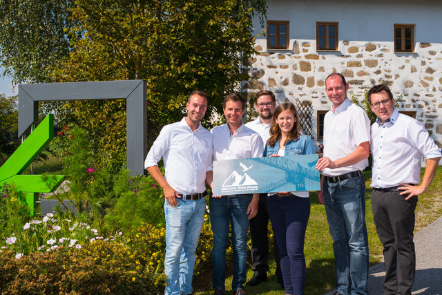 Von links: JVP-Bundesgeneralsekretär Stefan Schnöll, Harald Gruber (4kant, Web8 IT), JVP-Landesgeschäftsführer Florian Hiegelsberger, designierte JVP-Landesobfrau Claudia Plakolm, Jochen Landvoigt (4kant, Siwa), Matthias Zwittag (4kant, Siwa).