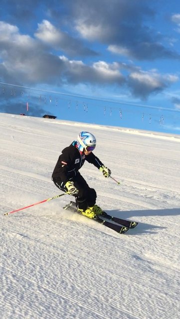 Nicole Schmidhofer ist mit viel Zuversicht und schmerzfreiem Knie zum ÖSV-Speedtraining nach Chile geflogen.