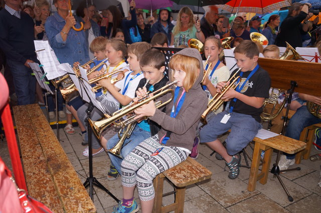 Großer Tag für kleine Musiker: Im Juni wurde auf dem Ilzer Hauptplatz musiziert, im Herbst wird geschnuppert.