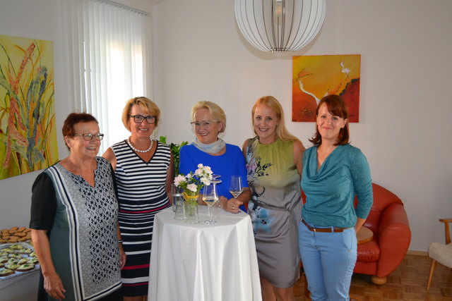 Christel Mayrhofer, Bürgermeisterin Maria Pachner, Rosa Wiesinger, Julia Gruber, Judith Greinecker-Knoll (v.l.)
