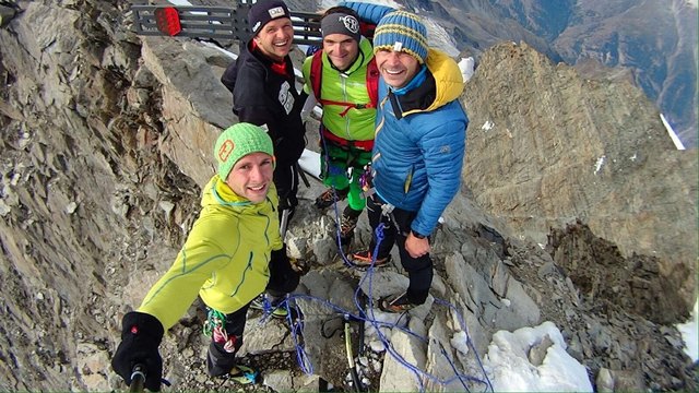 Auf dem Dom-Gipfel: Florian Glatz, Gerhard Mühlbacher, Thomas Kammerlander und Gerald Kammerlander (von links). | Foto: ÖRV