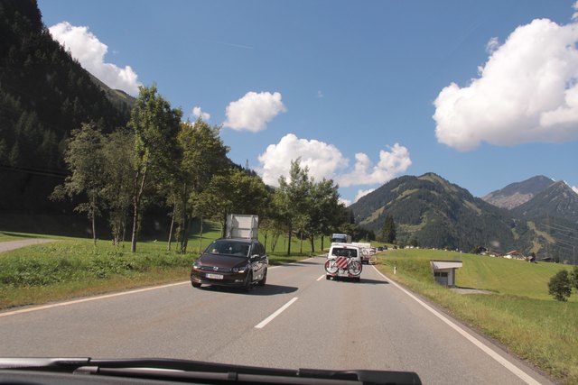So kennen wir das leider zur Genüge: Auto, an Auto, an......