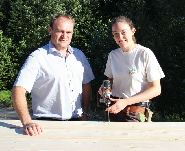 Personalchef Johannes Etzelsdorfer mit Walker Grevel.