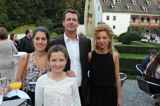 v.l.: Janna und Luise Frötscher, Thomas Grasser, Edith Grünauer aus Zams