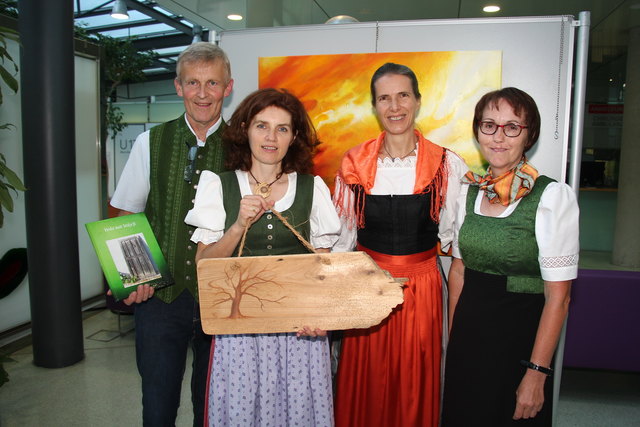 Ausstellung im LKH Hartberg: Josef und Franziska Frauenthaler, Karin Wimmer, Maria Grassl (v.l.).