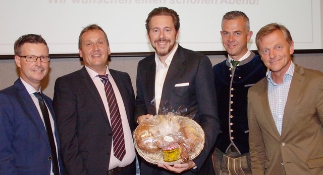 Von links: Kurt Katstaller (WB-Direktor), Norbert Sendlhofer (WB-Ortsobmann), Dr. Harald Mahrer (Staatssekretär), Bernhard Weiß (Bürgermeister), LAbg. KommR Mag. Hans Scharfetter (WB-Bezirksobmann Pongau)