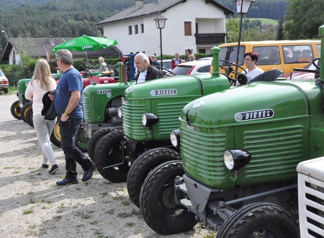 Beim Oldtimer-Treffen sind am Sonntag, dem 18. Oktober, vor der Kfz-Werkstätte Sadjak auch Traktoren willkommen