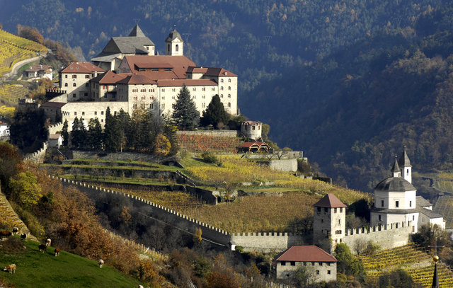 Genießen Sie wunderschöne Herbsttage in Südtirol: Das Kloster Säben in Klausen im Eisacktal