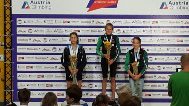 Das Siegerpodest: Die Italienerin Asja Gollo eroberte in der Kombination Silber, Gold-Medaillengewinnerin Eva Hammelmüller, Bronze für Vereinskollegin Laura Stöckler.