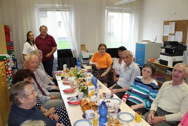 Leiterin und Initiatorin DGKS Manuela Brandl (4.v.r.) im Kreise der Teilnehmer