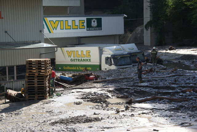 Der Sachschaden bei den drei betroffenen Gewerbebetrieben geht in die Millionen.