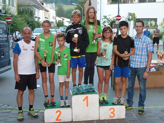 Auf Platz 2 Lea Weidmann und Samuel Jamöck