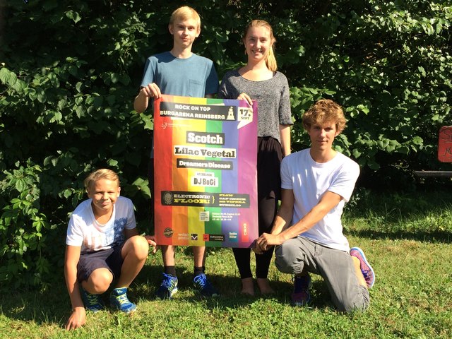 Die Sozialistische Jugend lädt zum "Rock on Top"-Festival mit acht Acts auf zwei Bühnen in der Burgarena Reinsberg.
