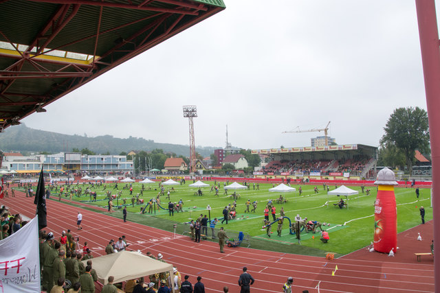 Gesamtüberblick auf das Stadion in Kapfenberg wo die Bewerbe stattfinden.