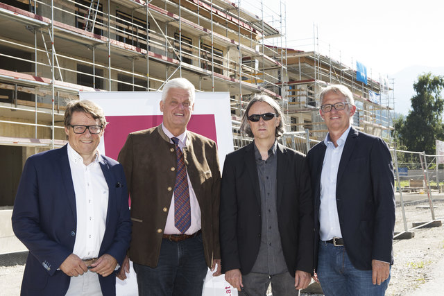 Hannes Gschwentner, Bgm. Rudolf Häusler, DI Andreas Scharmer und Lebenshilfe-GF-Georg Willeit.