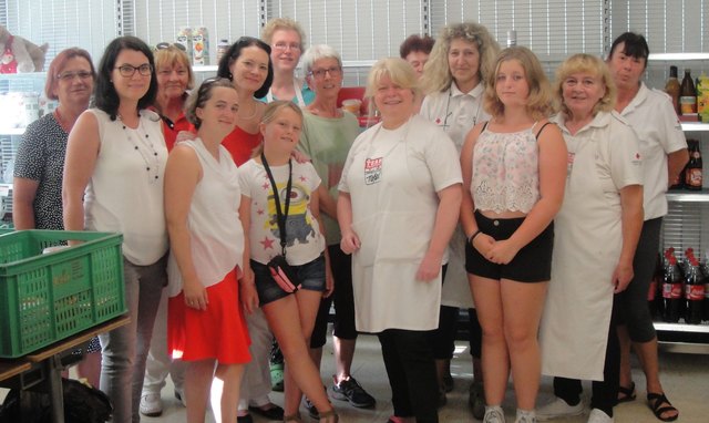 SPÖ Bezirksfrauen mit Mitarbeiterinnen der Team Österreich Tafel