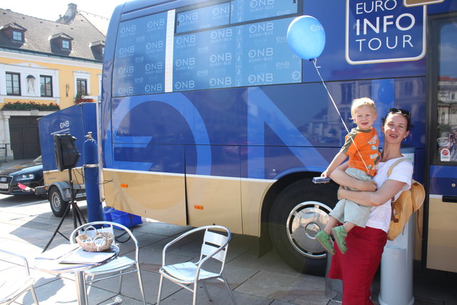 Kleiner Euro-Bus Besucher