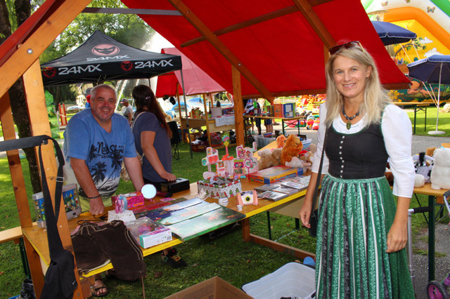 NAbg. Elisabeth Grossmann, hier mit Guntbert Nossek, besuchte das Fest in Bärnbach.