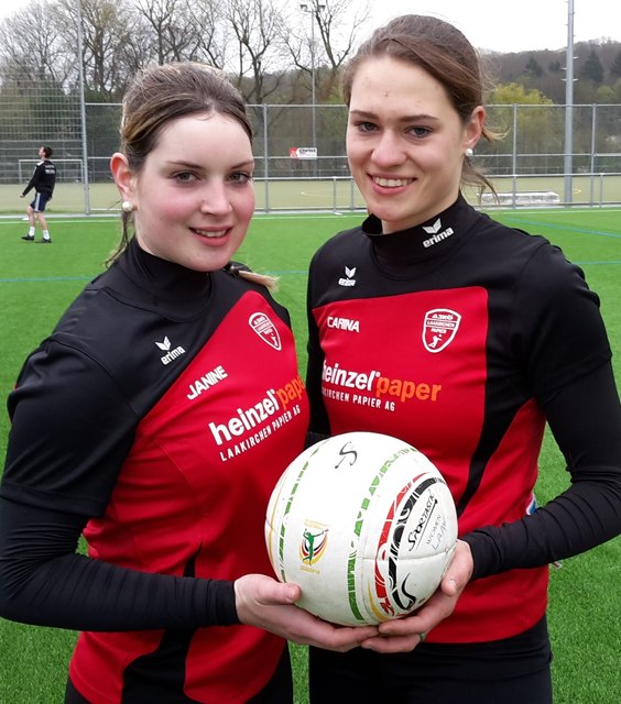 Sorgen für Power im Angriff: Janine Brunner (li) und Carina Steindl. | Foto: ASKÖ Laakirchen Papier