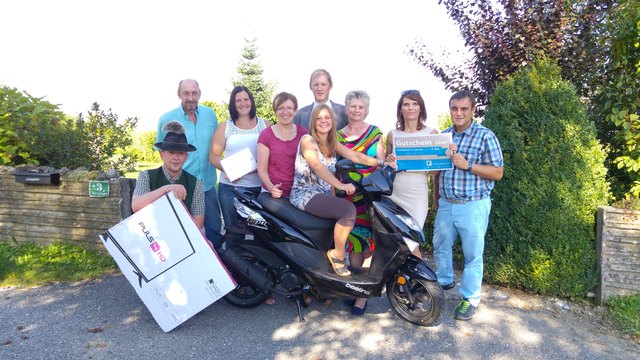 Die Gewinner der NÖAAB-Tombola in Steinakirchen am Forst freuten sich über die Preise.