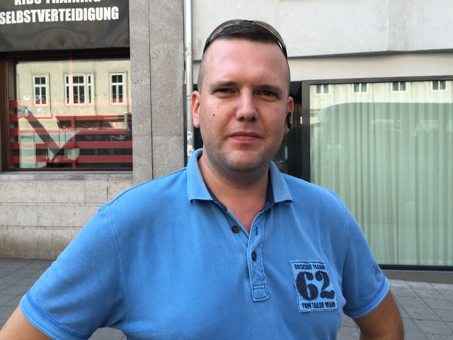 Sabo Malic (32), Busfahrer: "Das ganze ist ein reiner Zirkus. Man hätte die Wahl schon gar nicht anfechten dürfen bzw. wiederholen. Wenn schon hätte eine Widerholung in den entsprechenden Bezirken gereicht."