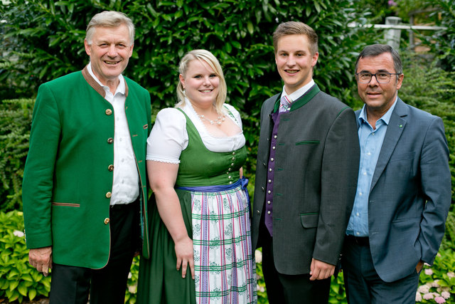 LKS-Präsident Franz Eßl, Landjugend-Landesleiterin Karin Asen, Landesobmann Maximilian Brugger, Kammeramtsdirektor Nikolaus Lienbacher bei der 65. Generalversammlung der Landjugend Salzburg, 20160911, (c)wildbild