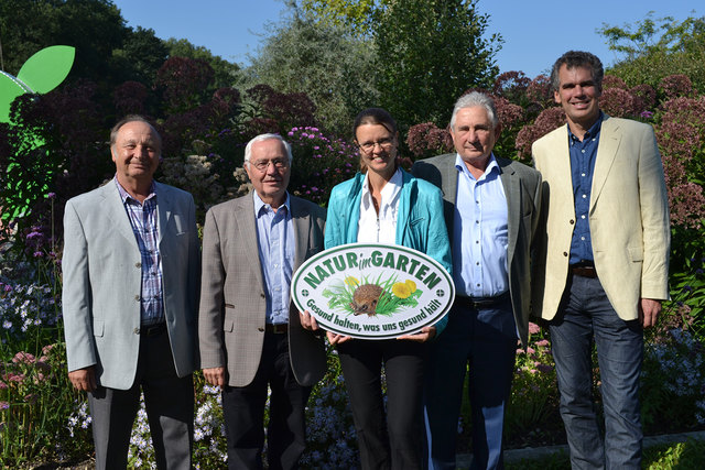 Johann Kramar/Vertreter des ÖBB-Verbandspräsidiums, Reg.Rat Franz Riederer/Präsident NÖ Kleingärtner, Dipl.Päd. DI Katja Batakovic/Natur im Garten, Fritz Hauk/Vizepräsident des Zentralverbandes der Österreichischen Kleingärtner, DI Thomas Uibel/Prokurist DIE GARTEN TULLN