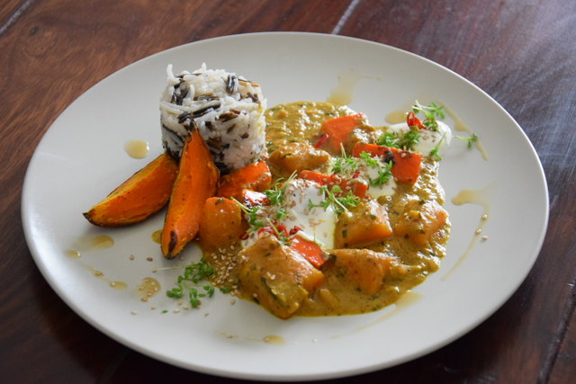 Guten Appetit! Schön angerichtet schmeckt das Kürbis-Curry gleich noch einmal so gut | Foto: Tinas Kochkunst