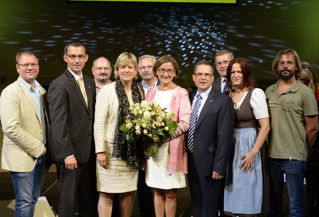 NÖAAB-Bezirksobmann und ÖAAB-Bundesobmann-Stv. Thomas Buder und Vertreter aus dem Bezirk Tulln mit Landesrätin Barbara Schwarz, LH-Stellvertreterin Johanna Mikl-Leitner und dem neuen ÖAAB-Bundesobmann August Wöginger.