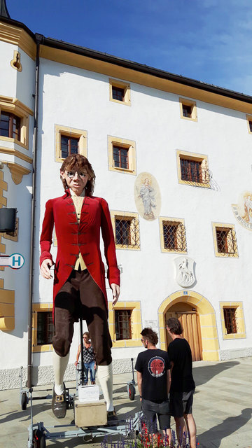Gulliver vor dem Rathaus.