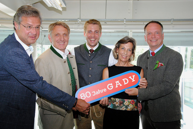 Feiern das 80. Bestehen: Karl Heinz Dernoscheg, Josef Herk, Philipp und Ingrid Gady und Eugen Roth.