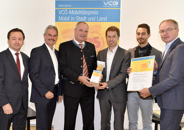 Hubert Haber (ÖBB Infrastruktur AG), Landesrat Karl Wilfing, LAbg. Hermann Haller, Christian Gratzer (VCÖ), Alexander Stiasny (ISTmobil Geschäftsführer) und Landesrat Stephan Pernkopf.