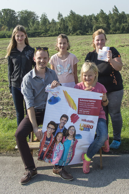 Jenny König, Bernhard Wurm, Joey König, Natalie und Elisabeth Waschler freuen sich über den gelungenen Abschluss der heurigen Schulstartaktion.