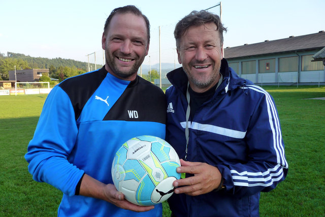 Obmann Daniel Wriessnig mit dem neuen Trainer Nedim Omerhodzic