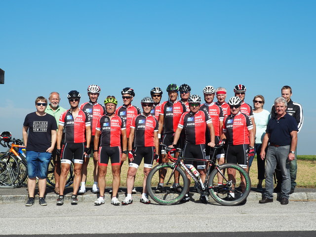 „Das hält uns fit“: Immer mittwochs fahren die Radbegeisterten des RC ARBÖ Steyr gemeinsam aus.