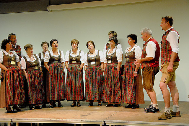 Der EHJ-Chor Straß lud zum „Platzlsingen“.